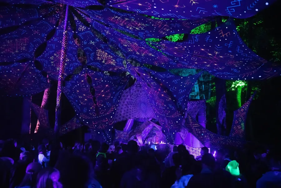 UV event decoration